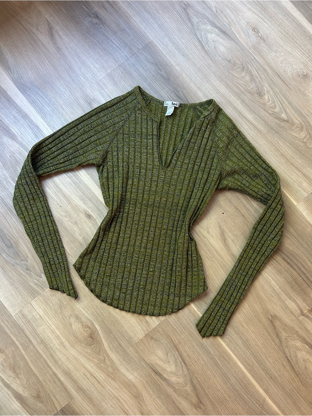 Y2K L.E.I. Green ribbed stretch knit long sleeve top with metallic stitching